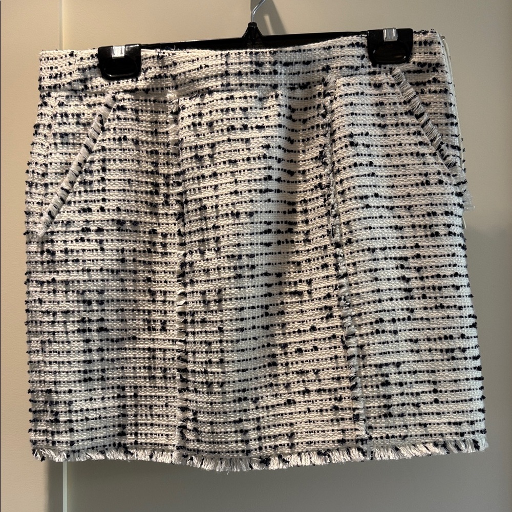 Cinq a Sept Chic Tweed Navy and White Skirt